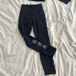 Lululemon x Barry’s wunder train leggings size 4